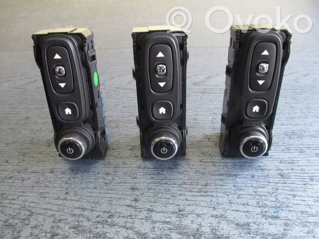 Renault Clio IV Other engine bay part 