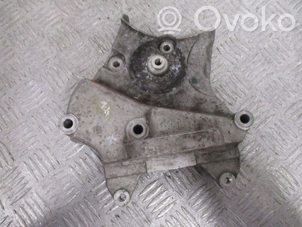 Opel Zafira B Engine mount bracket 