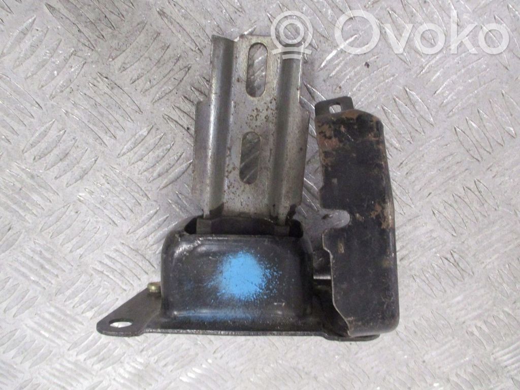 Peugeot 207 Engine mount vacuum valve 