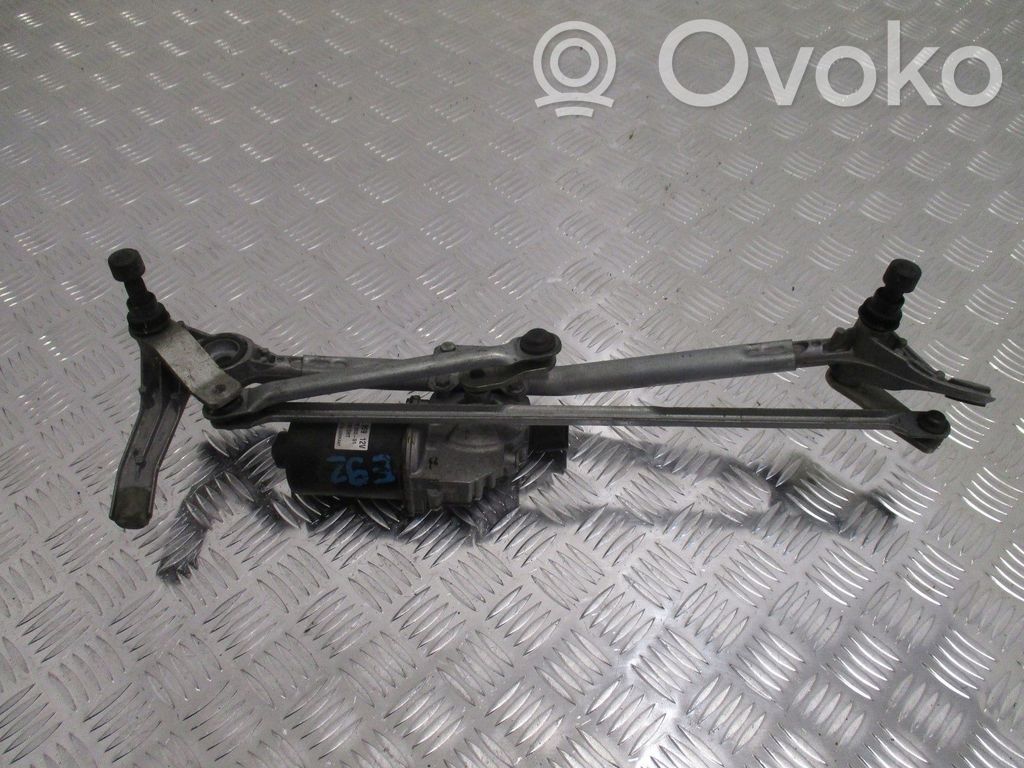 BMW 2 Active Tourer U06 Front wiper linkage 