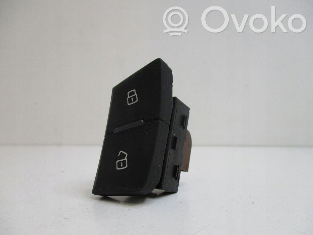 Audi A3 S3 A3 Sportback 8P Central console control unit 