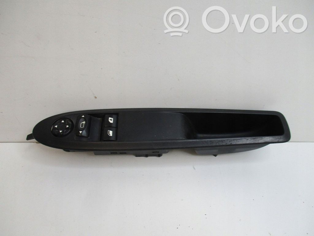 Peugeot Partner III Central console control unit 