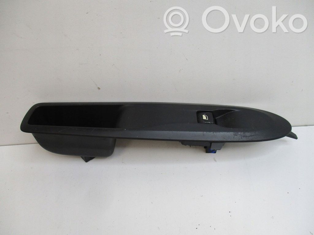 Peugeot Partner III Central console control unit 