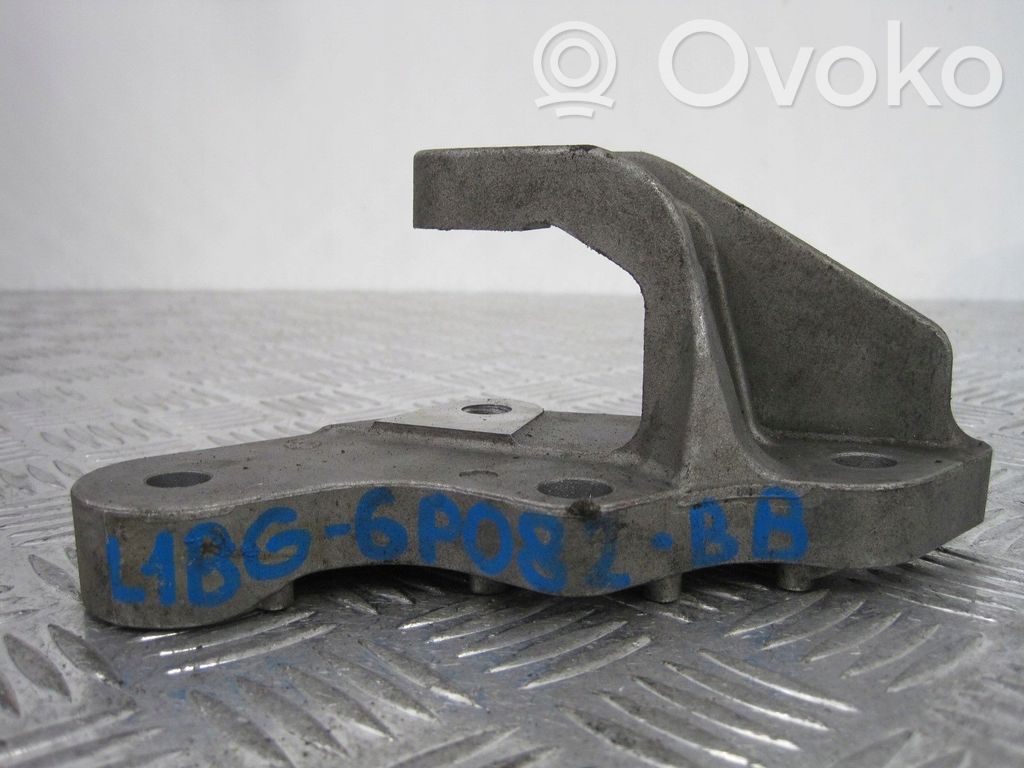 Ford Puma Gearbox mounting bracket 