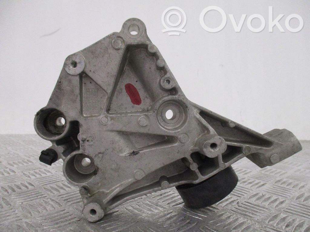Fiat 500 Cinquecento Engine mount bracket 