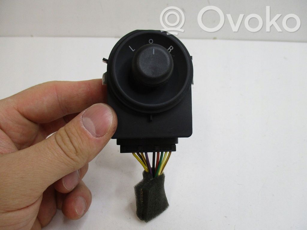 Chevrolet Orlando Central console control unit 