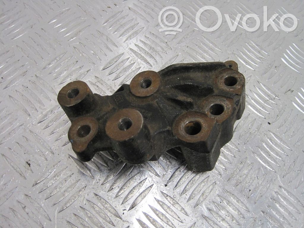 Honda CR-V Engine mount bracket 