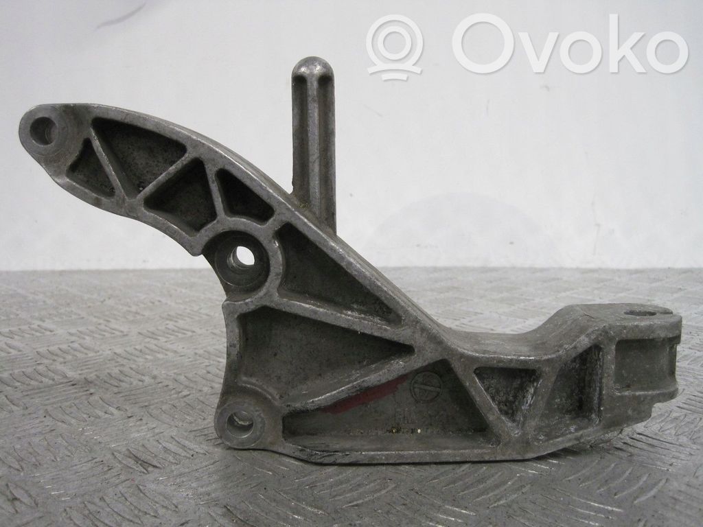 Opel Zafira B Gearbox mounting bracket 