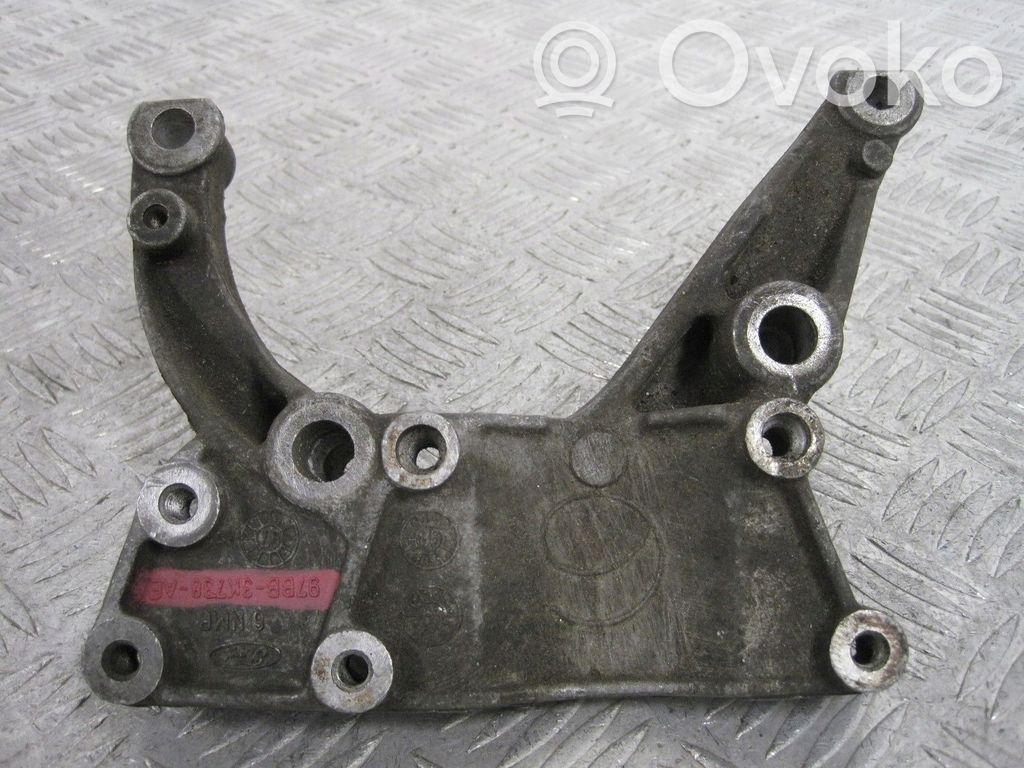 Ford Focus Engine mount bracket 