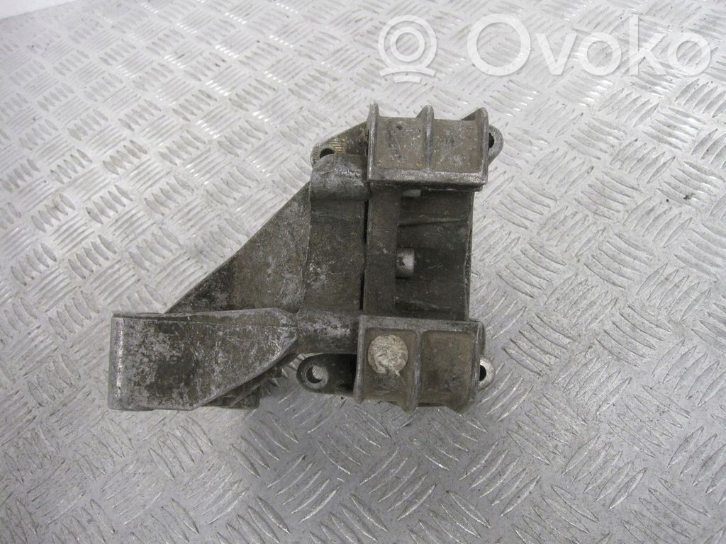 Opel Vectra B Engine mount bracket 