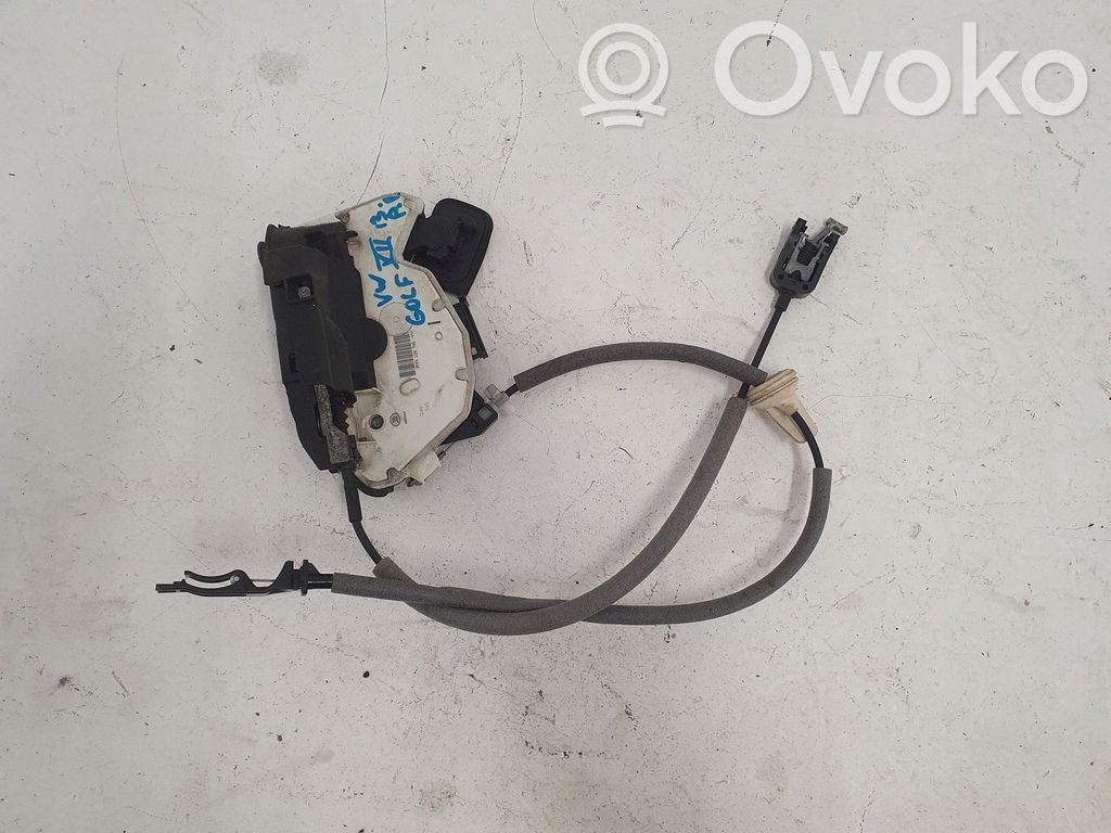 Volkswagen Golf VII Front door lock 