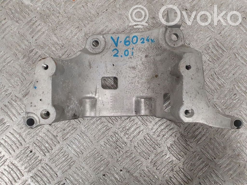 Volvo XC60 Engine mount bracket 