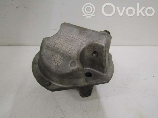 Engine mounting bracket   96385570