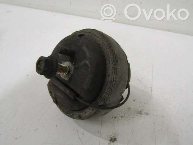Engine mount bracket   6801722