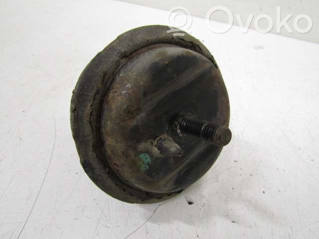 Volvo 850 Engine mount bracket 