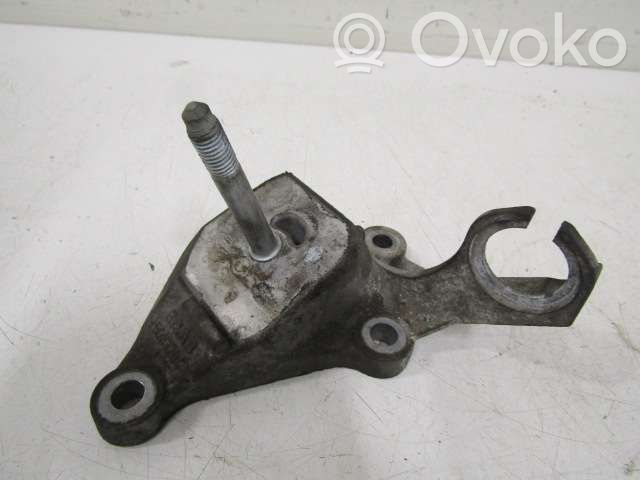Engine mounting bracket   5063284