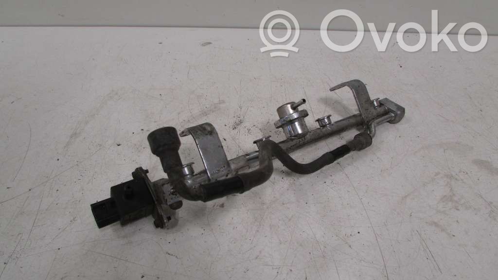 Ford Focus Fuel main line pipe 
