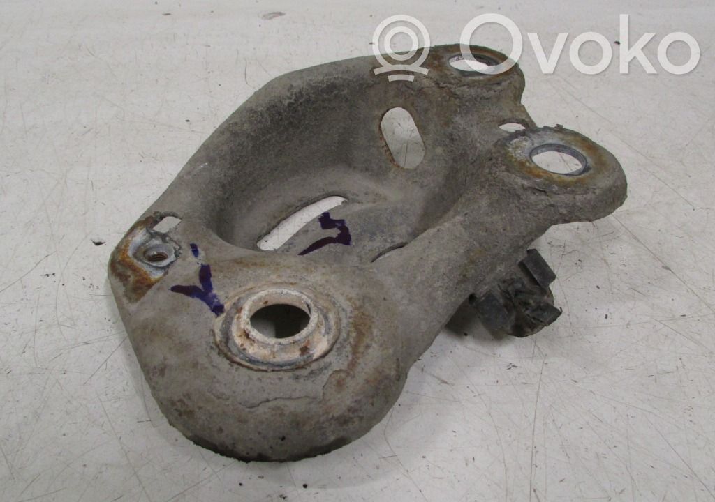 Volvo V70 Cits aizmugures šasijas elements 