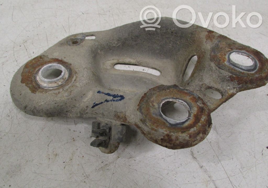 Cits aizmugures šasijas elements   30714569