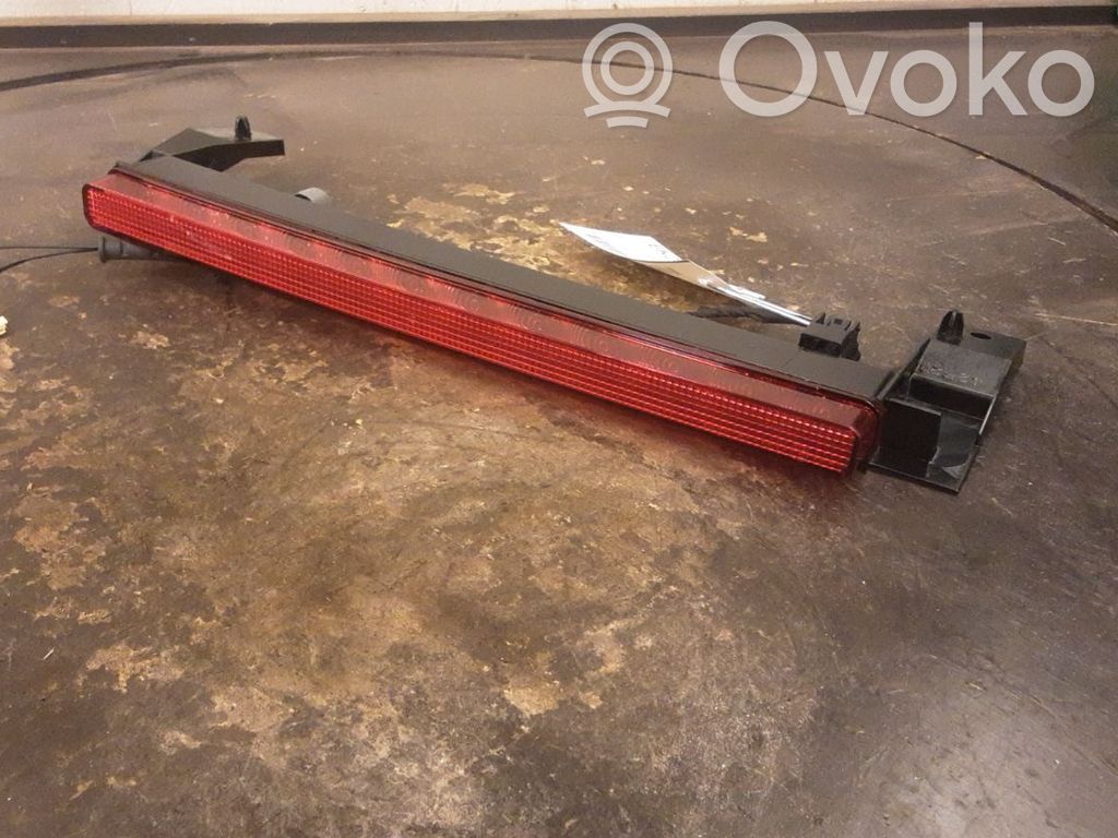 Volvo XC40 Third/center stoplight 