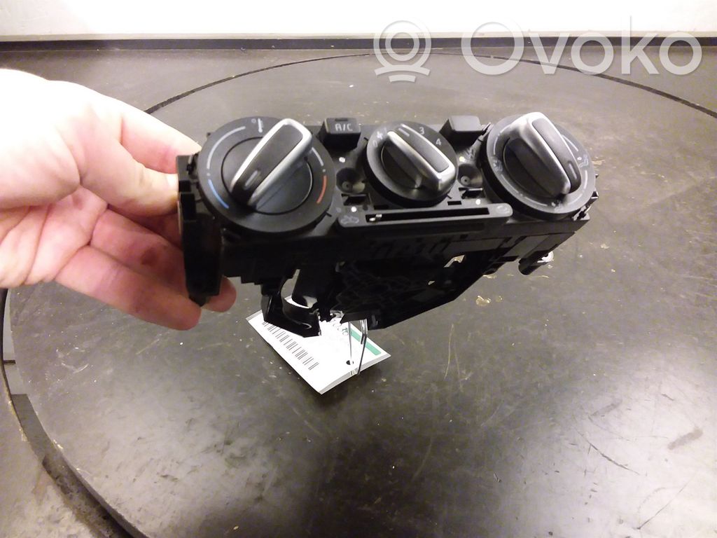 Climate control unit   1ST820045N