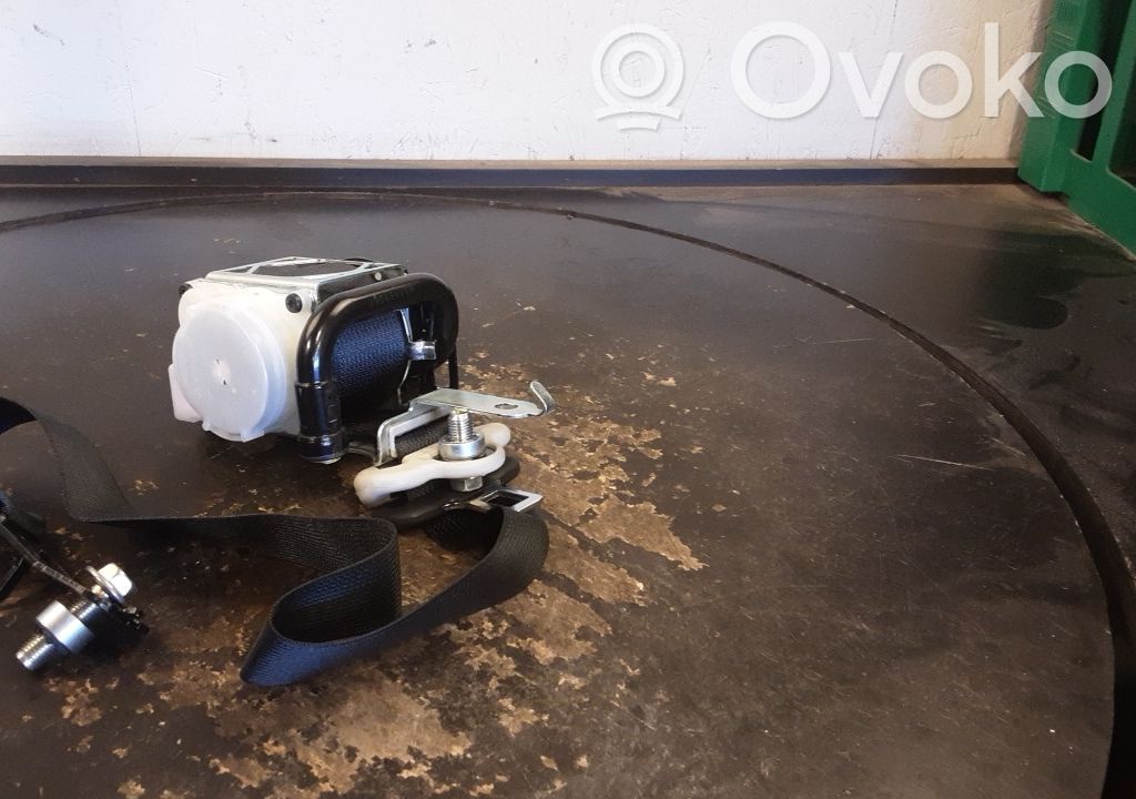 Mazda 2 Front seatbelt 