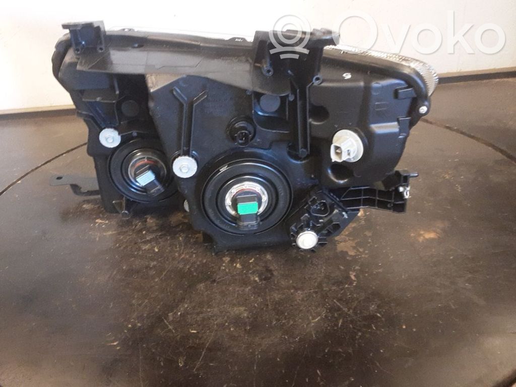 Scheinwerfer   8301C152