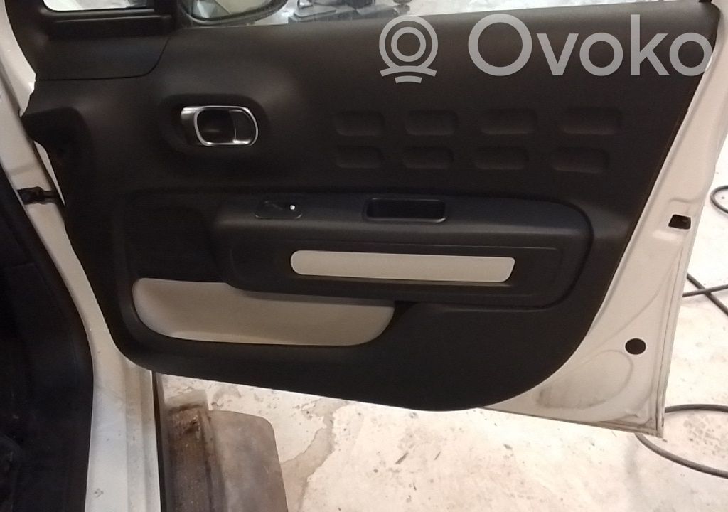 Apšuvums aizmugurējām durvīm   98129012ZD