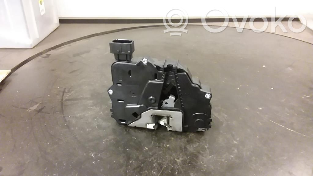 Centrālās atslēgas motoriņš   13431841