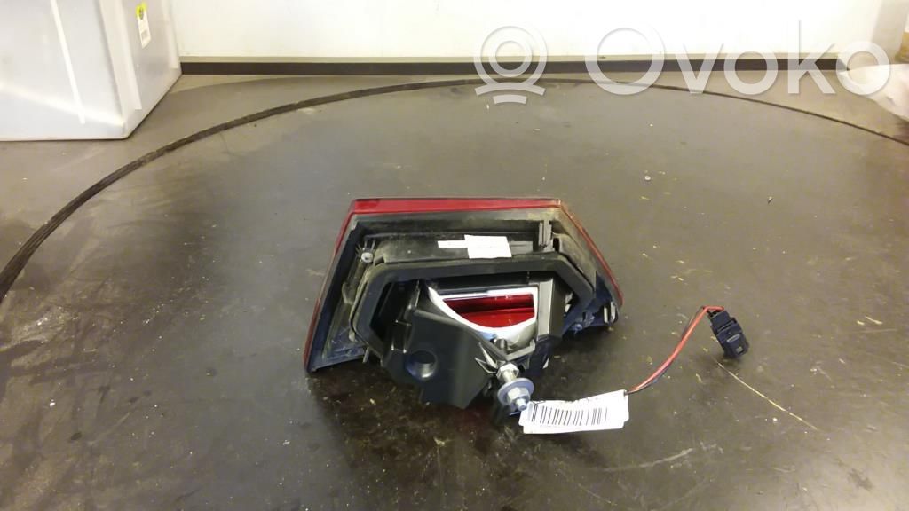 Rear/tail lights   265552424R