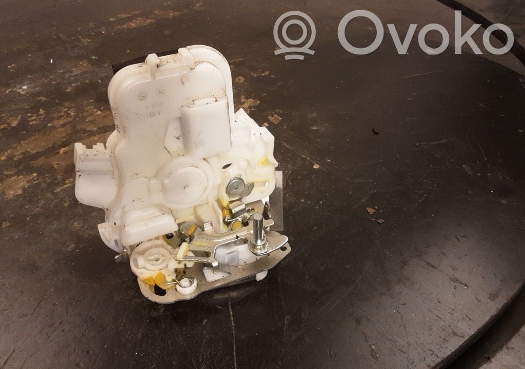 Central locking motor   61035SC210