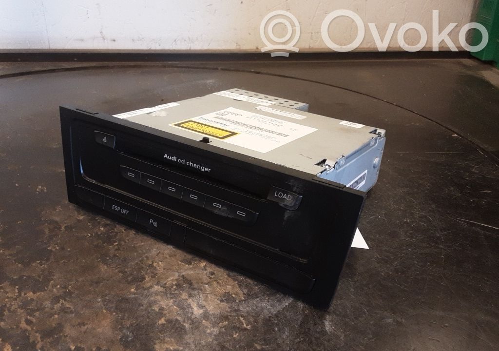 GPS navigation control unit/module   8T1035110B