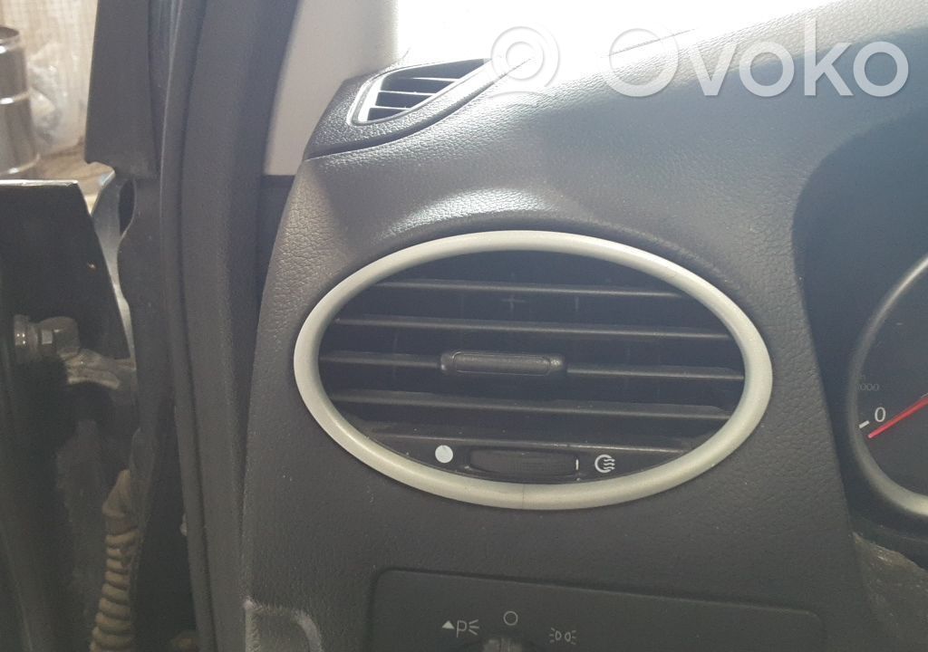 Ford Focus Dash center air vent grill 