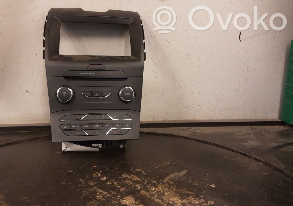 Climate control unit   2102365,EM2T18E245AEG