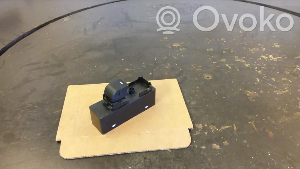 Interruptor del elevalunas eléctrico   KD3566370A,KD4566380