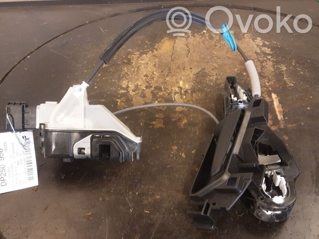Opel Combo E Centrinio užrakto varikliukas 