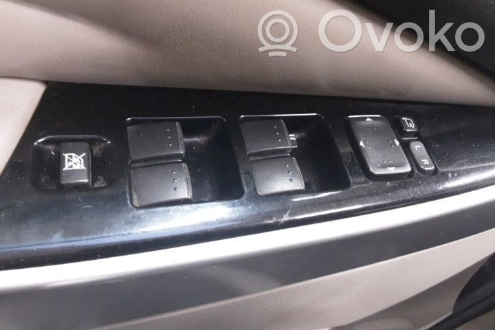 Electric window control switch   EH6266350
