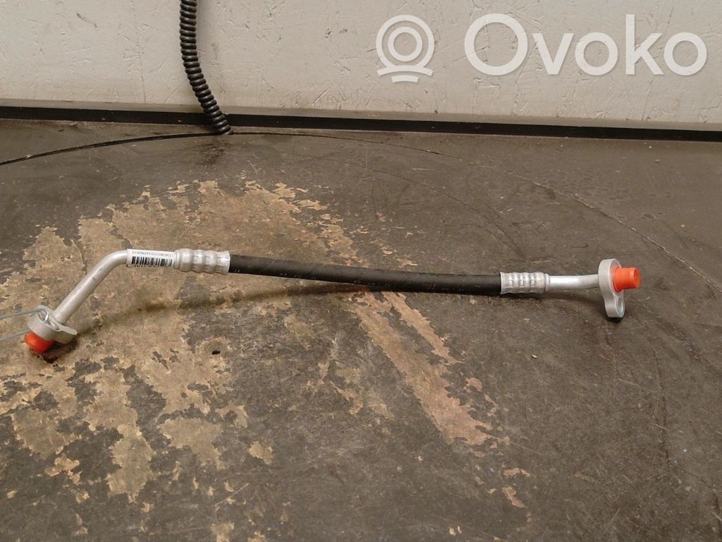 Ilmastointilaitteen putki (A/C)   31694875