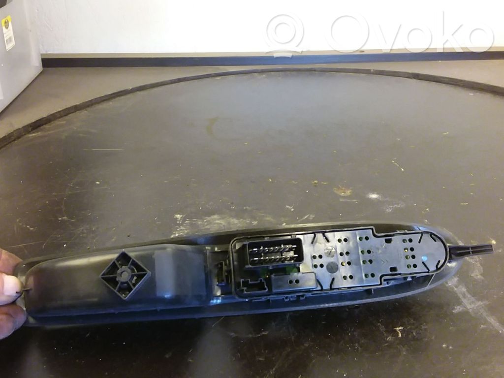 Citroen DS3 Electric window control switch 