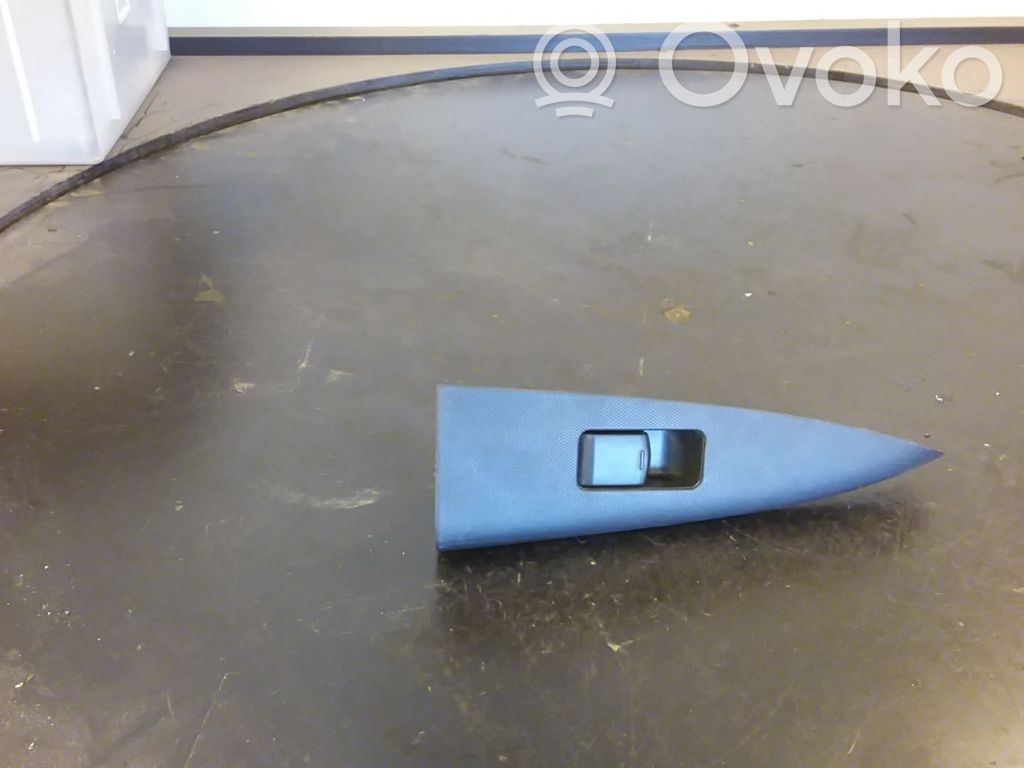 Electric window control switch   25411ED0081002