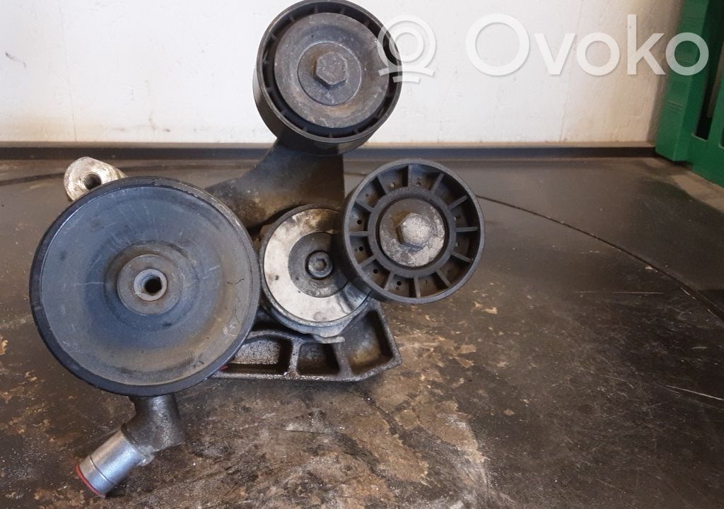 Ohjaustehostimen pumppu   5801525984