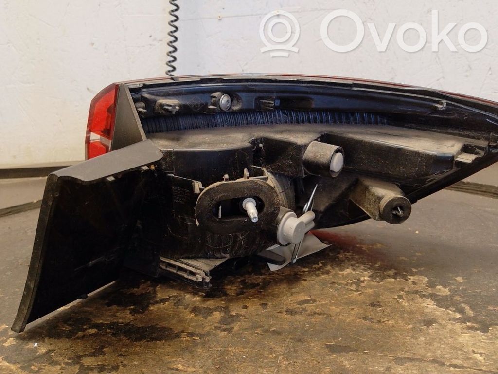 Rear/tail lights   265551550R