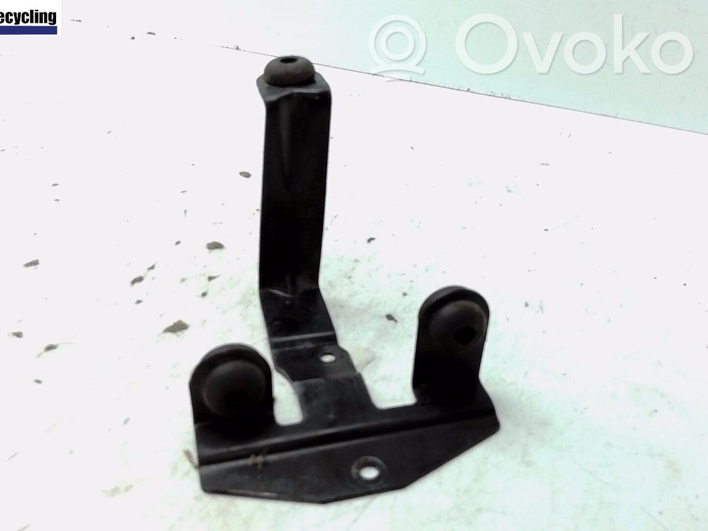Ford Kuga I ABS pump bracket 