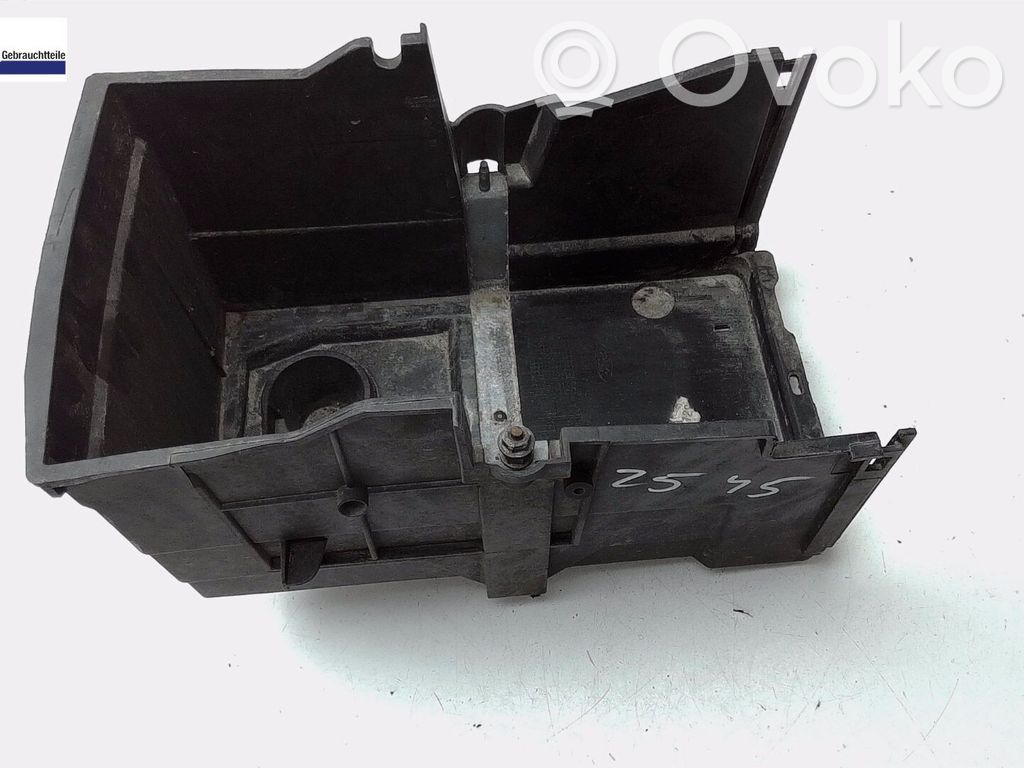 Ford Focus Battery box tray 