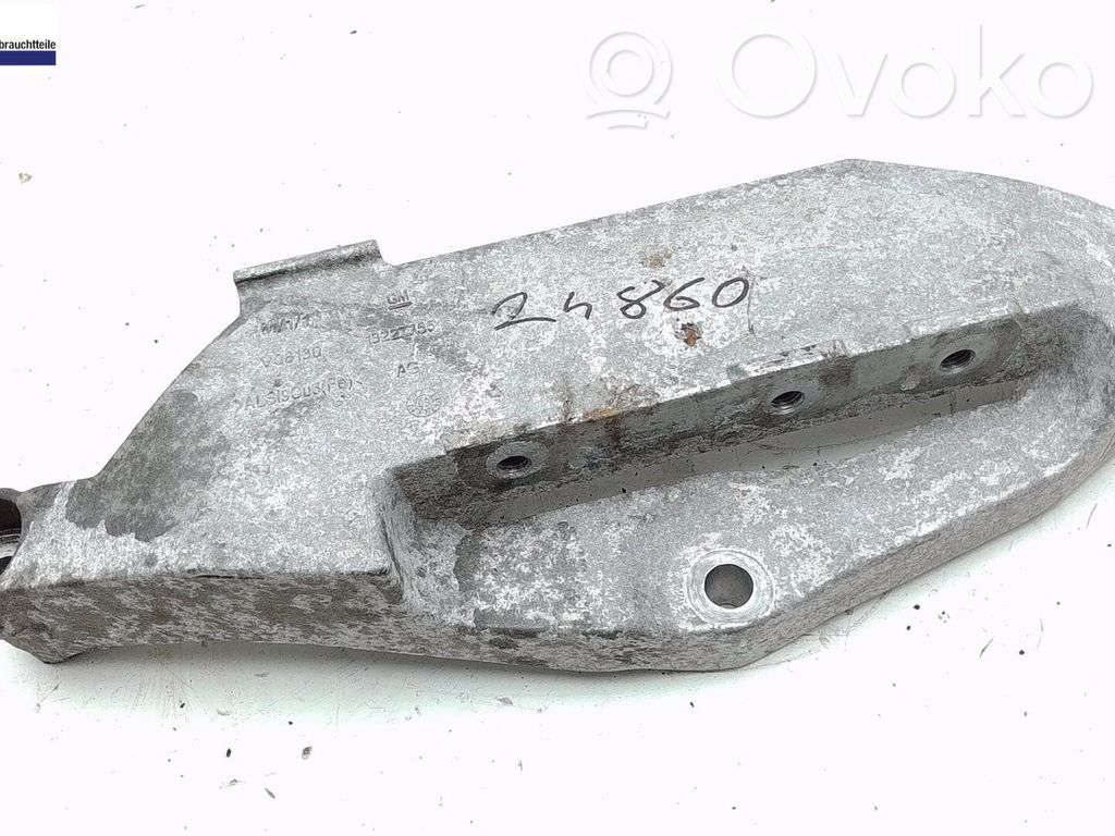 Opel Insignia A Engine mounting bracket 