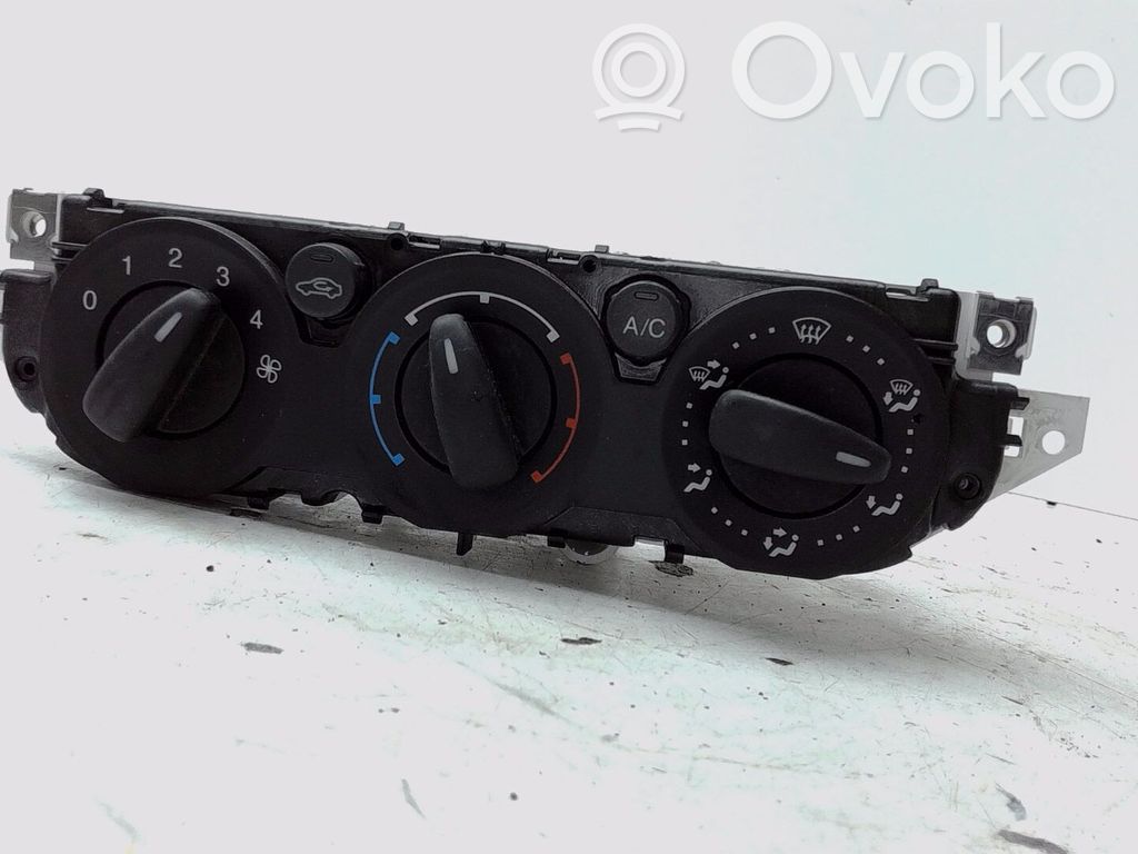 Air conditioning/heating control unit   1701138