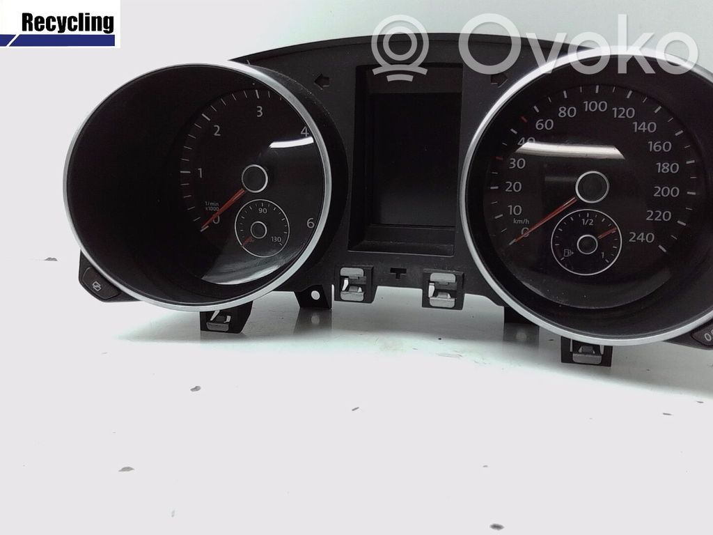 Volkswagen Golf VI Tachometer 