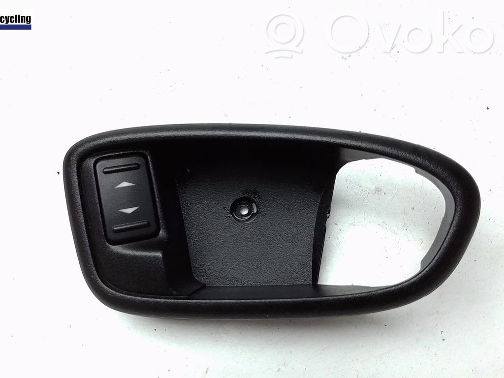 Ford Mondeo MK IV Moldura del asa interior de la puerta trasera 