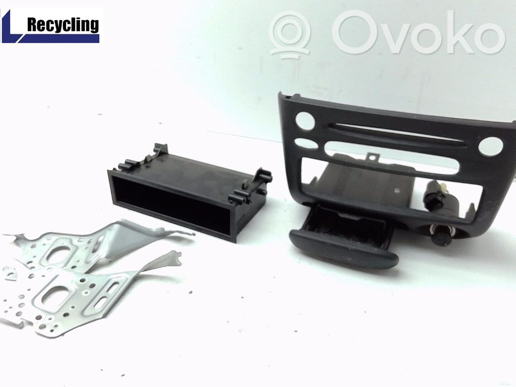 Toyota Yaris Unitate principală radio/CD/DVD/GPS 