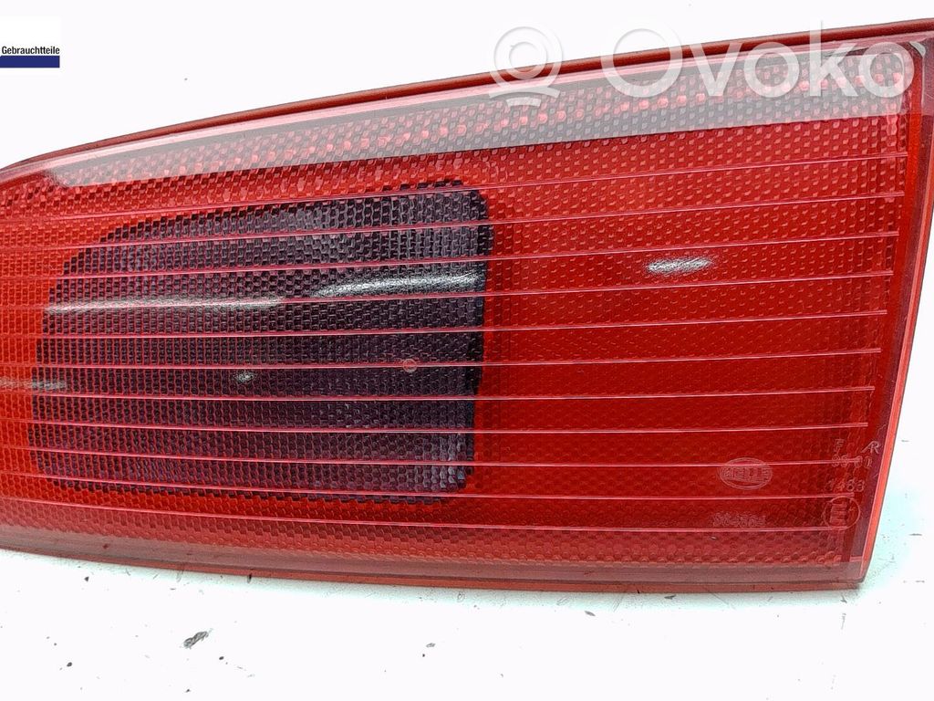 Mazda 2 Aizmugurējais lukturis pārsegā 